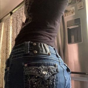 Meet your Posher, Ella